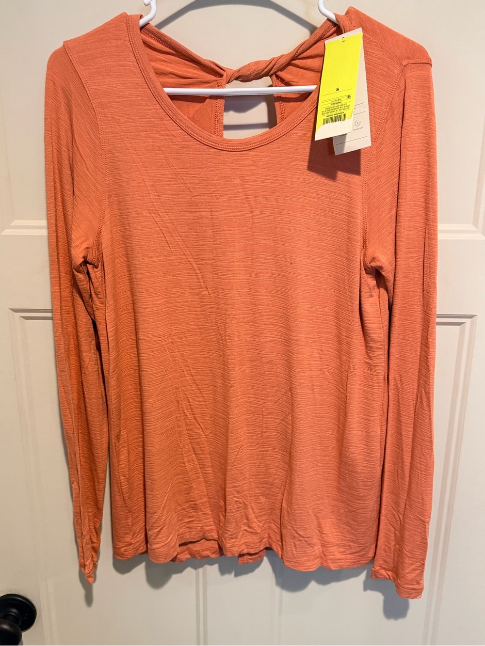 NWT All in Motion Women’s Long Sleeve Twist-Back Top - S